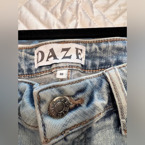 DAZE Daily Driver Just Right denim jeans. - Picture 4 of 8